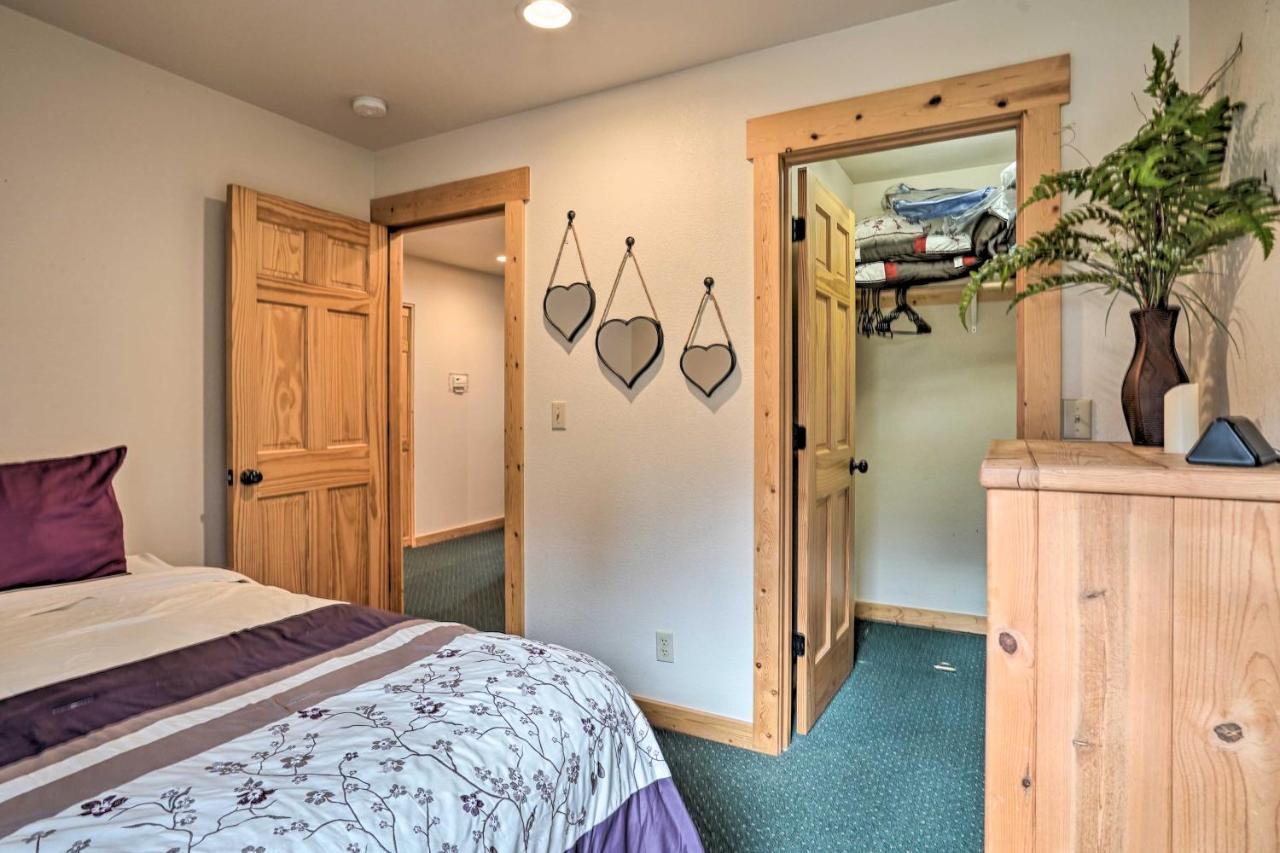 Chalet At Running Y Resort With Wraparound Deck! Klamath Falls Dış mekan fotoğraf